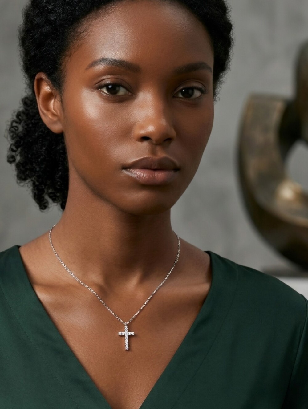 Elegant Silver And Zirconia Cross Pendant Necklace - Picture 3 of 5
